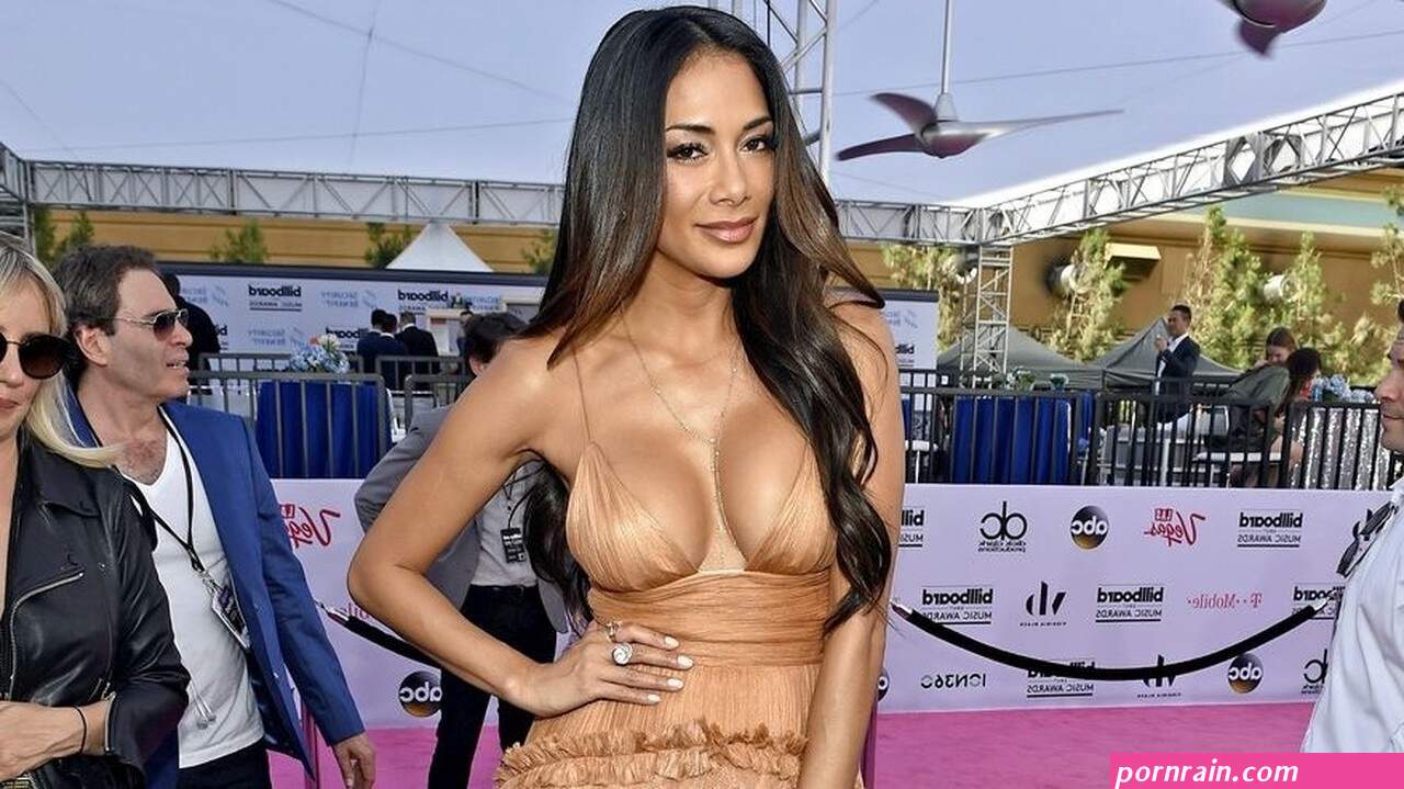 Sledujte o spravila sexi Nicole Scherzinger po cvien: Odvili by ste sa? No