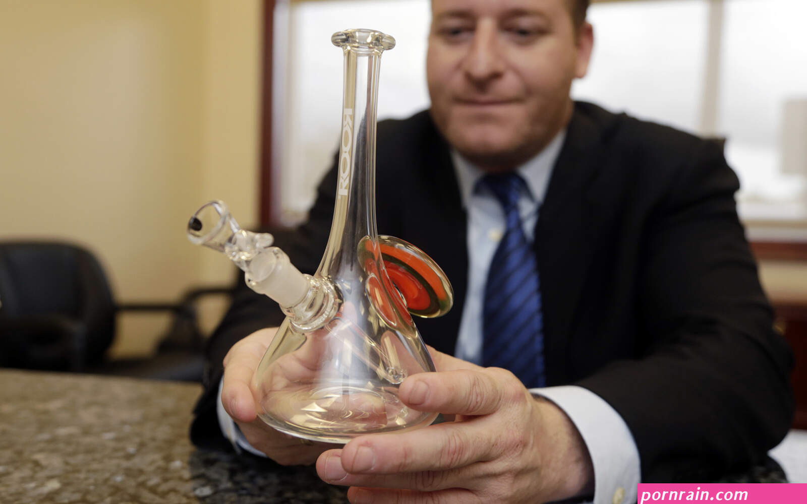 Bogus Bongs or Bogus Lawsuits? Pipe Maker Sues Shops Over Fakes Leafly