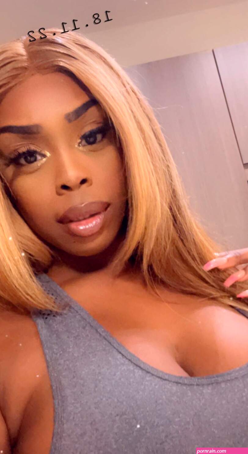 FREE TAXSTONE! X: Big titty bitch