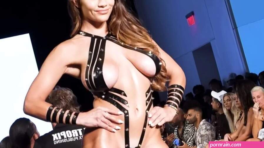 SEXY HOT celina smith jiggly walk