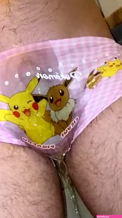 Morning pee in cummy pink panties