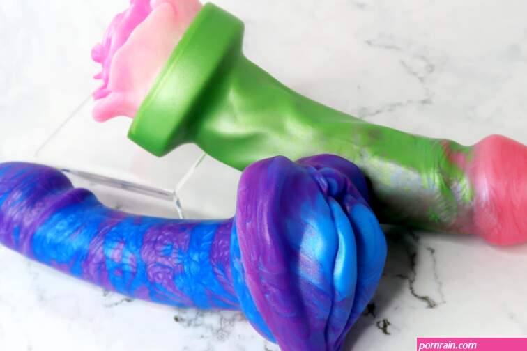 Tips Review: How to Use the Uberrime Rosae Alia and Labae Silicone Grinders