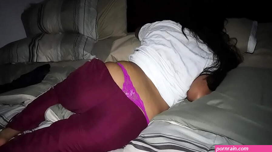 Por dormilona le rompen el culito apretado y panocha cremosa