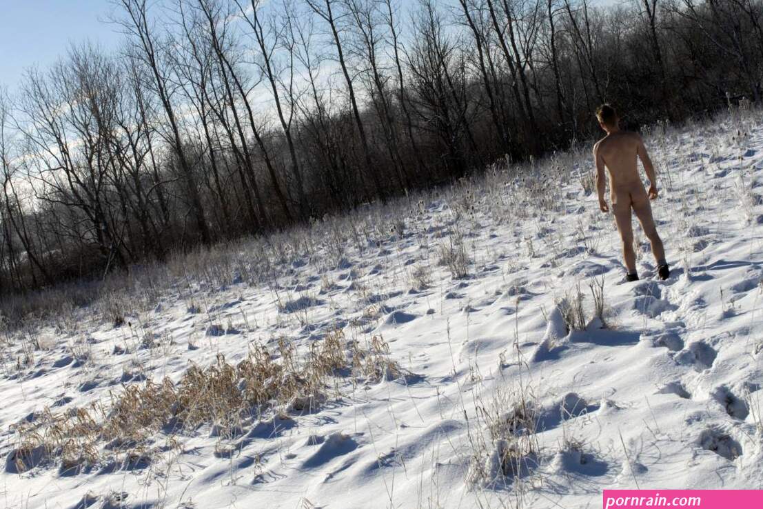 A Nudist Guide to Winter