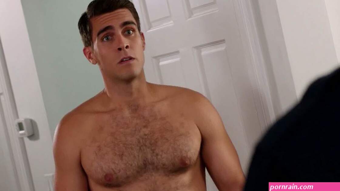 Shirtless Men On The Blog: Josh Segarra Mostra Il Sedere