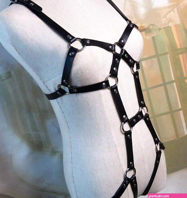 Queen Body Harness Leather Straps Sex Dungeon Punk