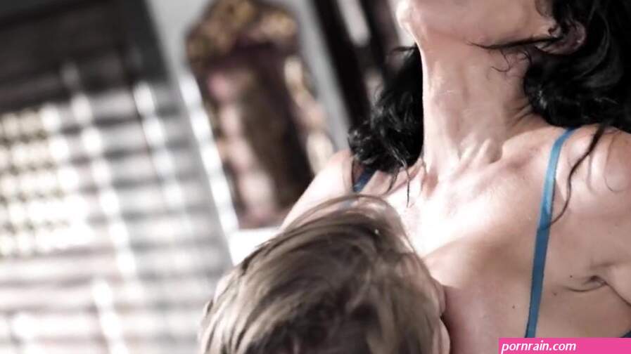 PURE TABOO MILF Stepmom Reagan Foxx Pleasures Injured Stepson To Get The Cum Shes Been Craving