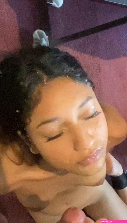 Peachyneeshx Nude OnlyFans Leaks