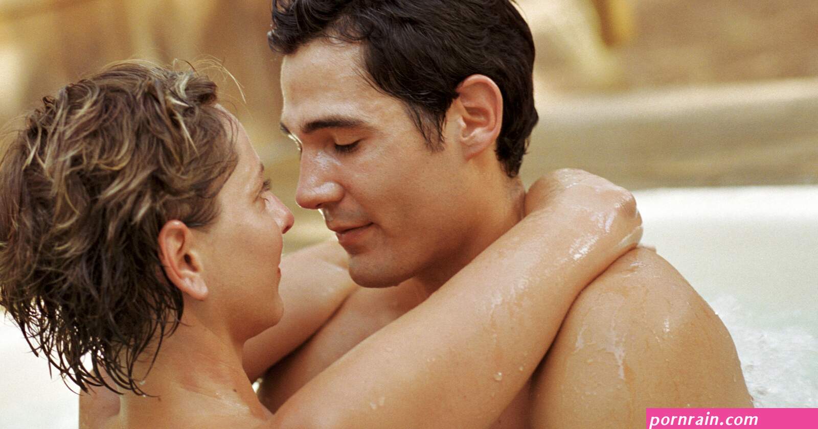 Is Hot Tub Sex Safe? Health Risks Explained