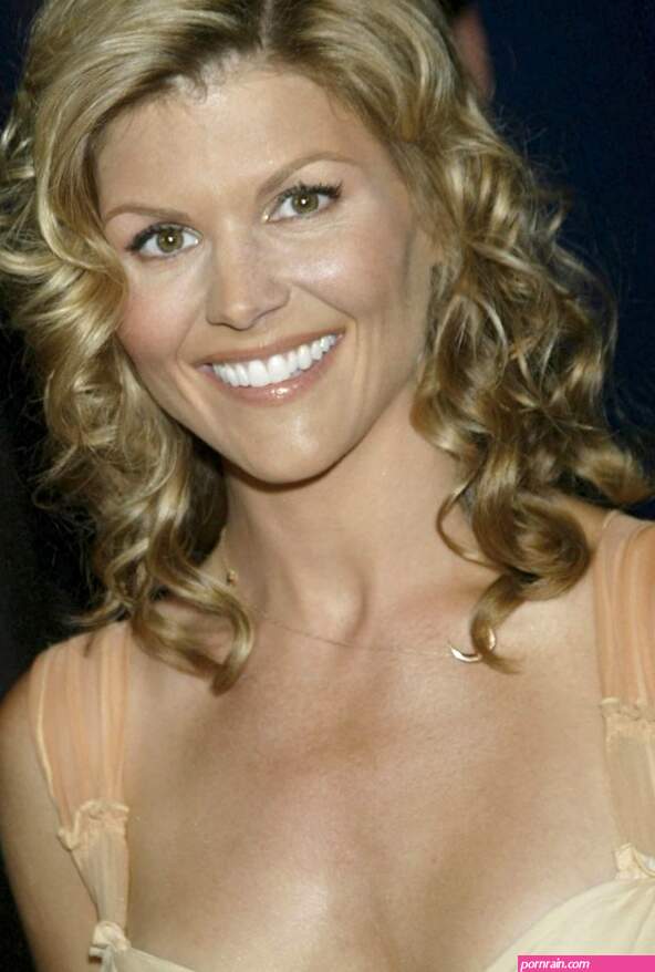 Lori Loughlin nue biographie news de stars LES STARS NUES