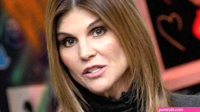 Lori Loughlin Told Daughters They Needed to Do Better in High School Court Docs