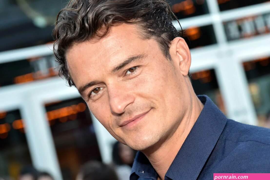 Orlando Bloom Paddle Boat