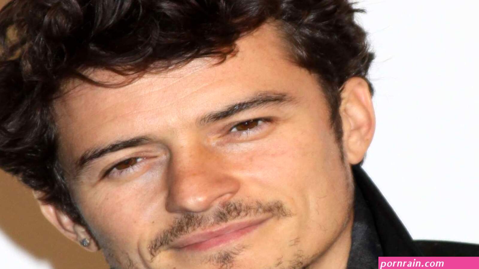 Orlando Bloom naked pictures paddleboarding with Katie Perry cause worldwide sti