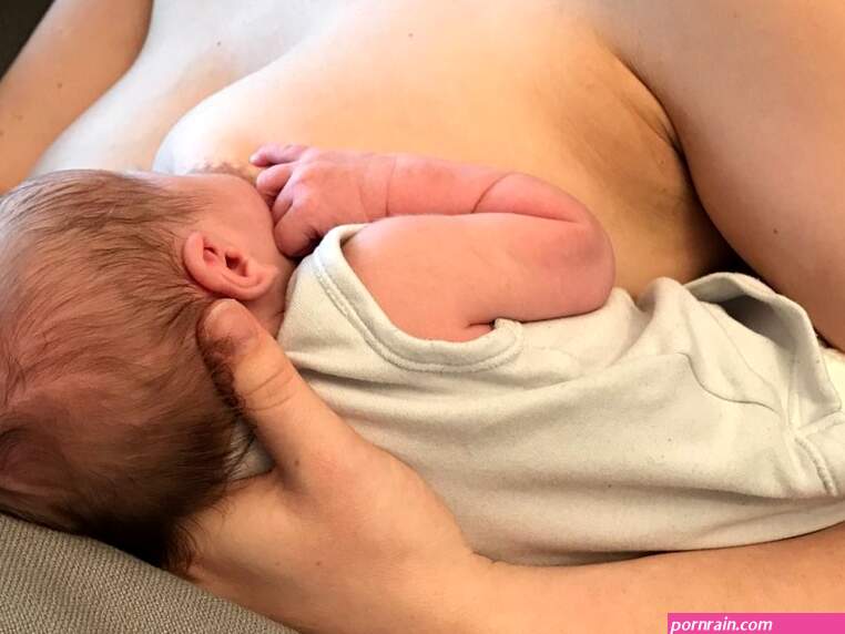 Breastfeeding with large breasts Feed Eat Speak