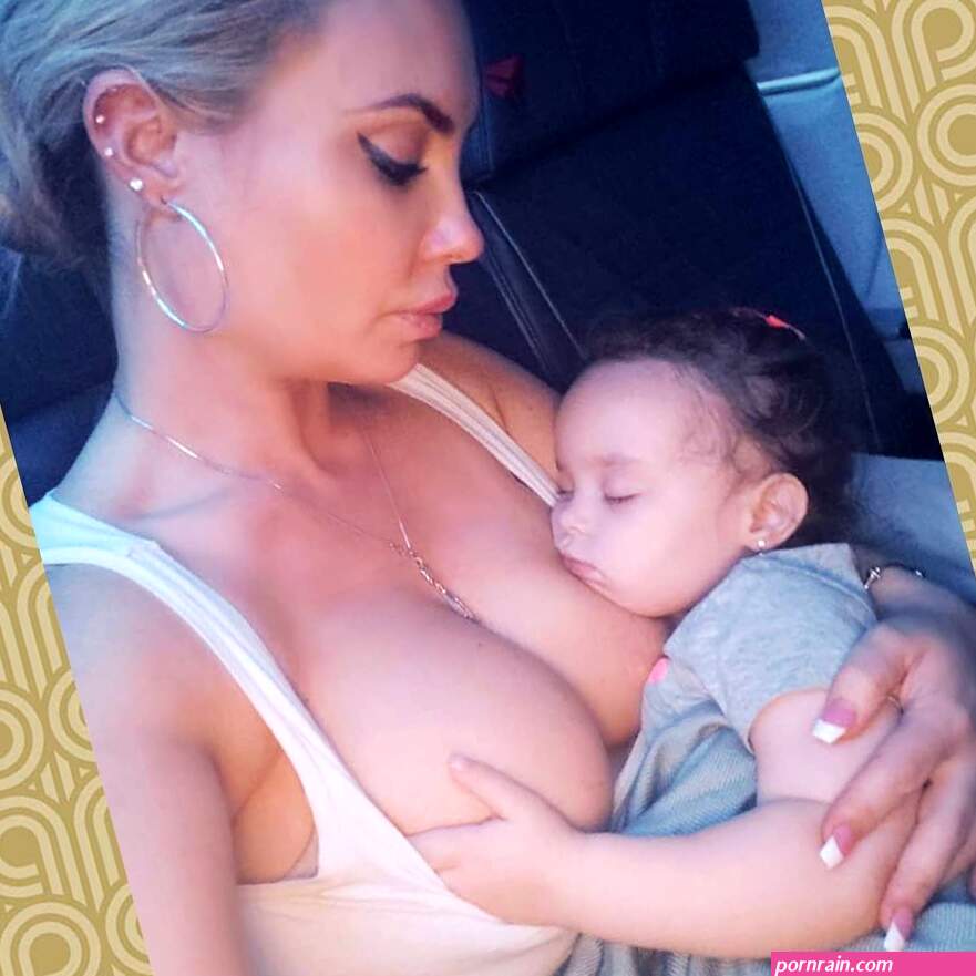 Extended Breastfeeding: Stars Who Breastfed Babies Past 2 Years Old