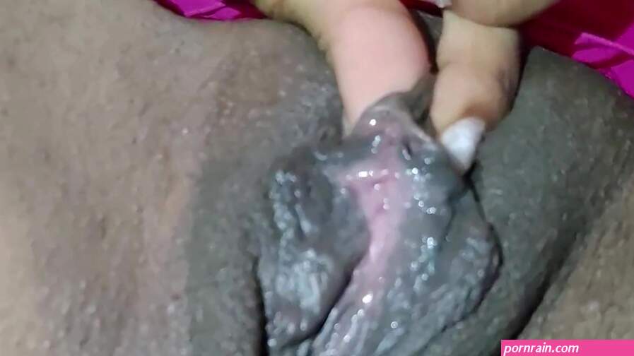 Ebony slut rubs big clit perfect pussy H3ART Shap3d BOOTY