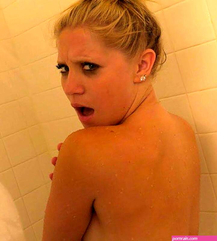 Lizzy Wurst Nude And Sexy Bikini Photos