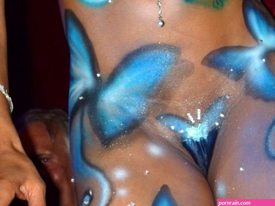 Body painted pussy