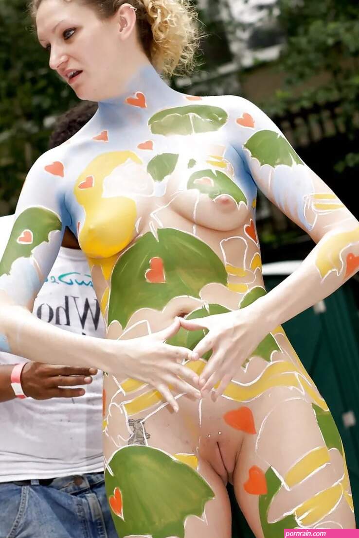 Pussy body paint