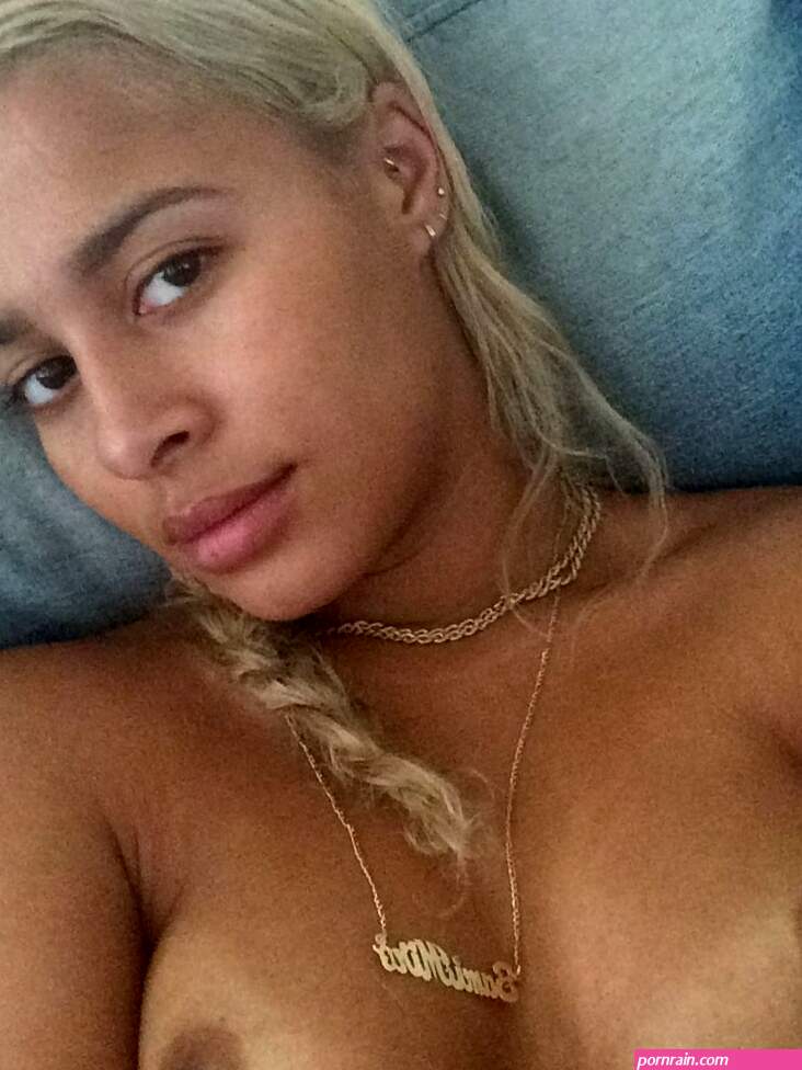 Toutes Les Photos Volées De Sami Miro Nue Et Seins Nus CLOUDYZ GIRL PICS