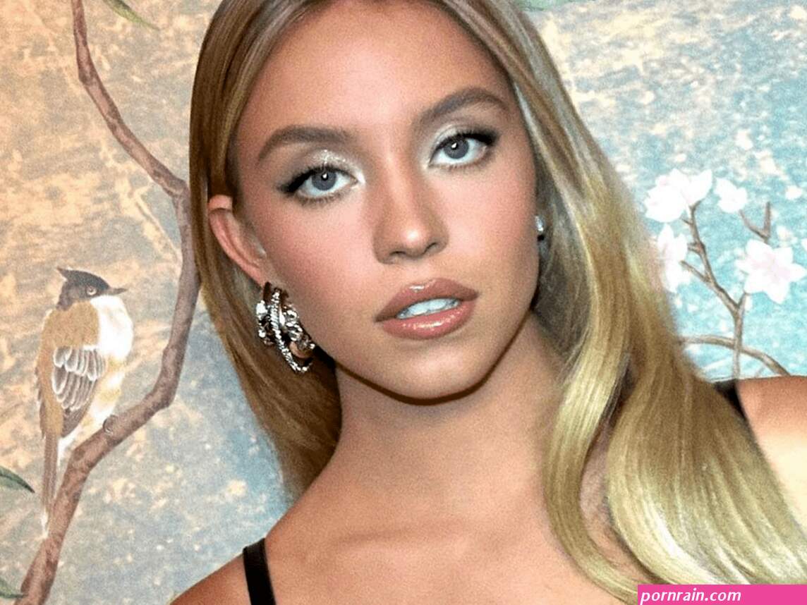 Sydney Sweeney Put a Dark Twist on Seashell Nails