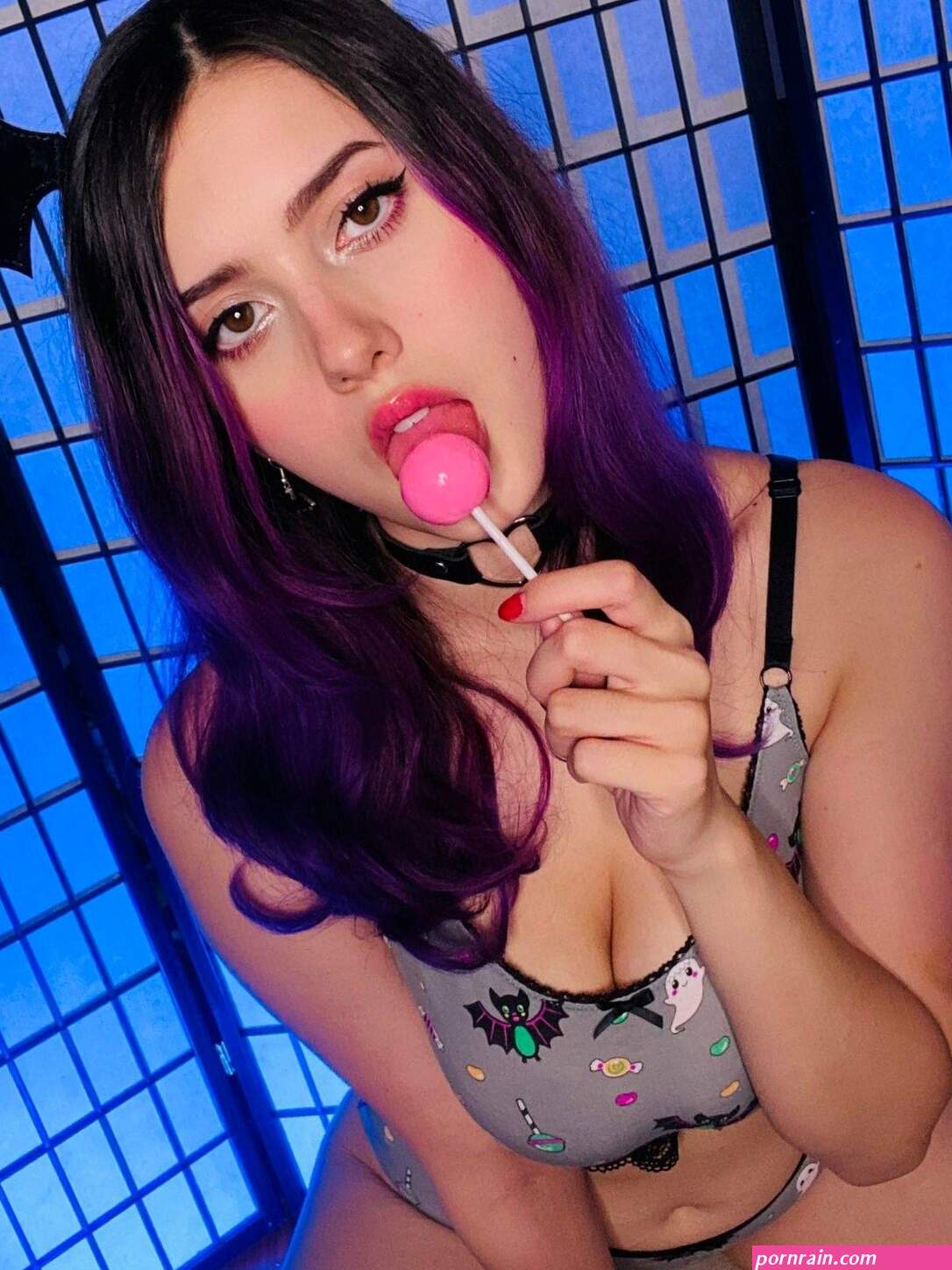 Candylion Nude