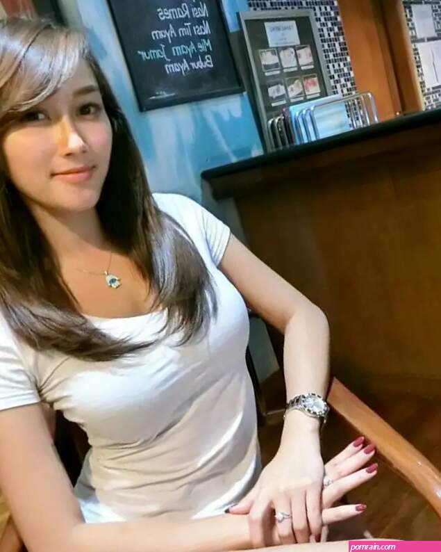 Mbak Fanny Sekretaris Kesepian