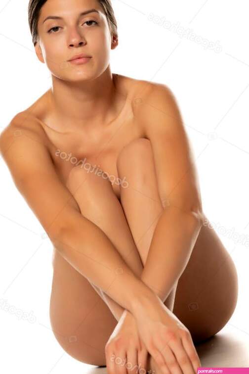 Joven Seductora Mujer Desnuda Sentada Suelo Blanco Foto de stock VGeorgiev 413346244