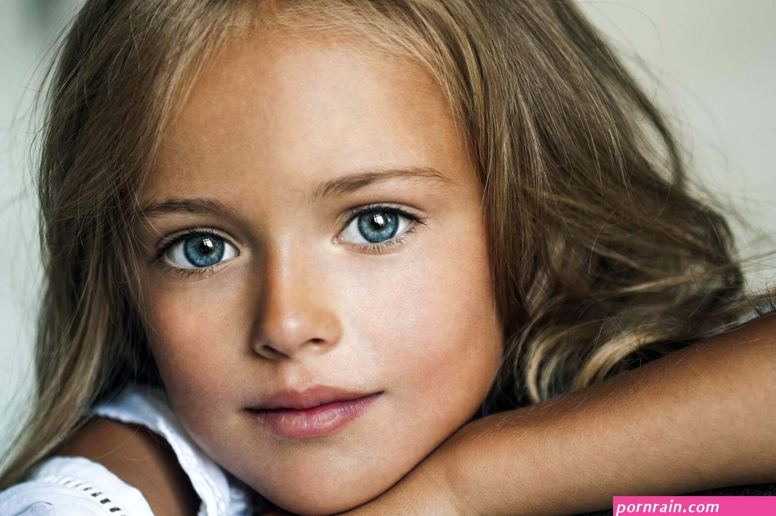 Child Kristina Pimenova Girl Little Girl Face Blue Eyes Blonde Wallpaper