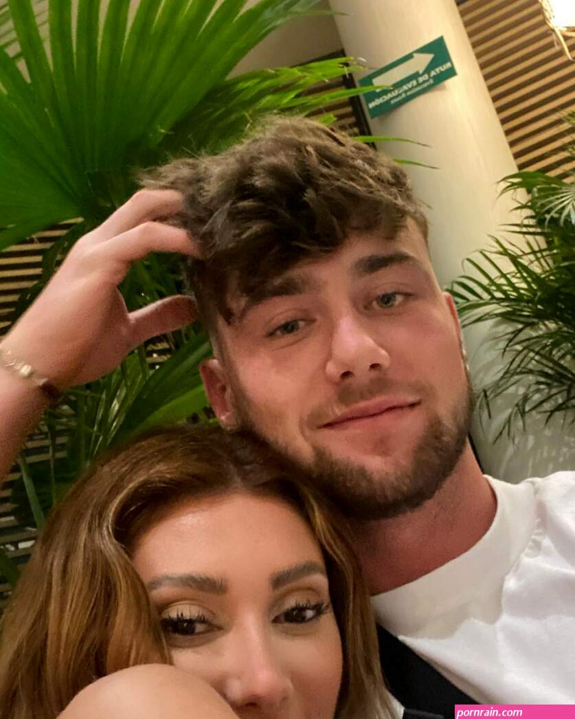 Harry Jowsey And Charly Jordan Spotted Kissing At A Party