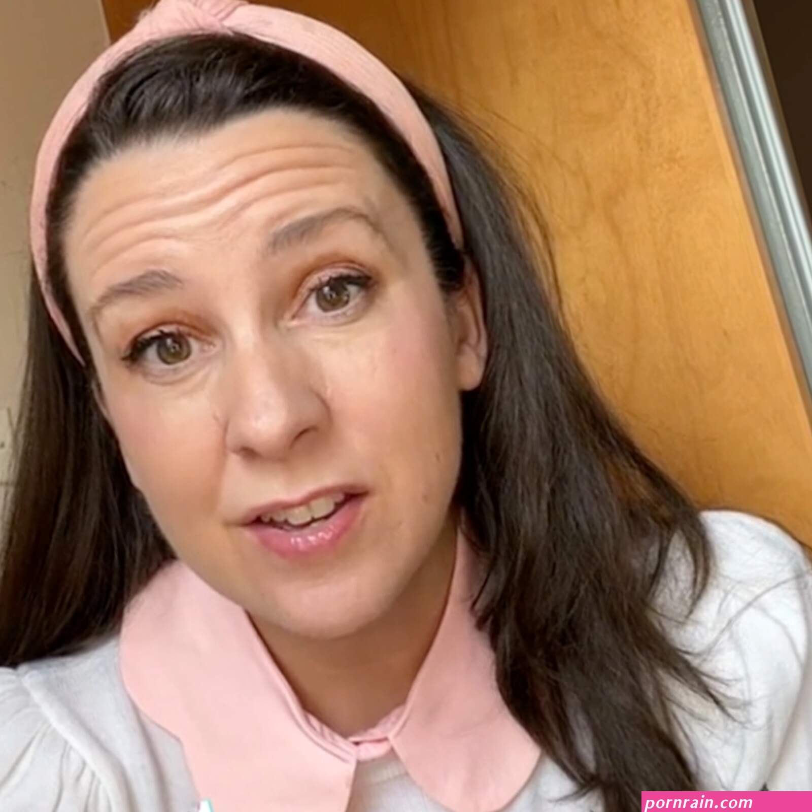 Mom says her British toddler has an American accent from watching Ms. Rachel vid