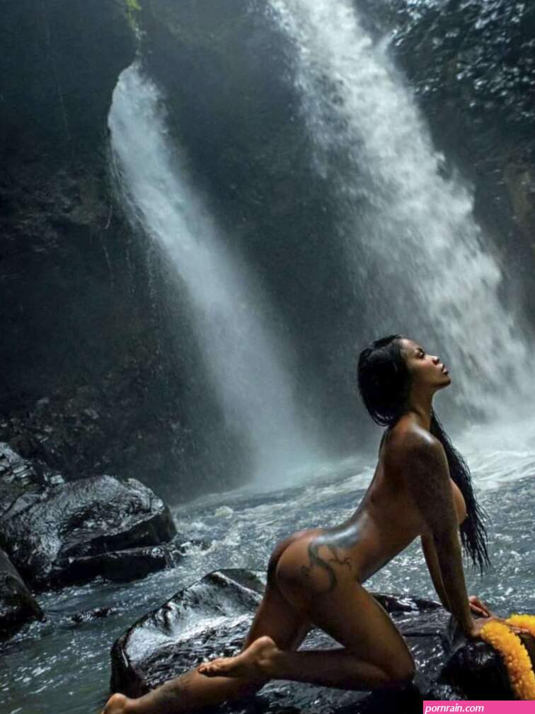Serliana Rosida Indonesian beauty