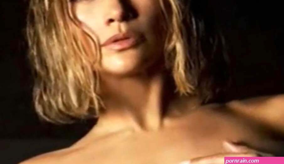 Jennifer Lopez completamente nuda per il suo nuovo singolo