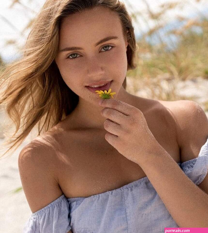 Charlotte McKee Women Charlotte mckee Fashion