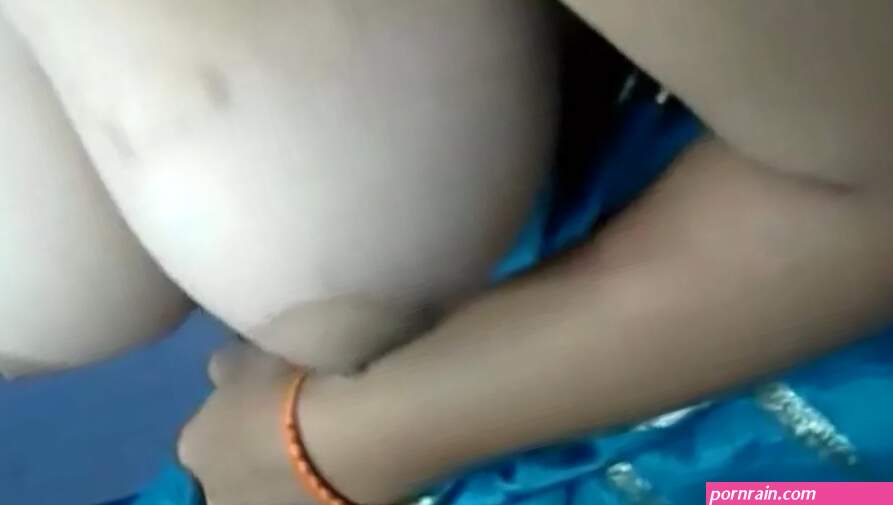 Desi horny girl boobs showing for stepbrother in video call bigboobs insert dildo in pussy moaning for sex telugu fuckers watch online