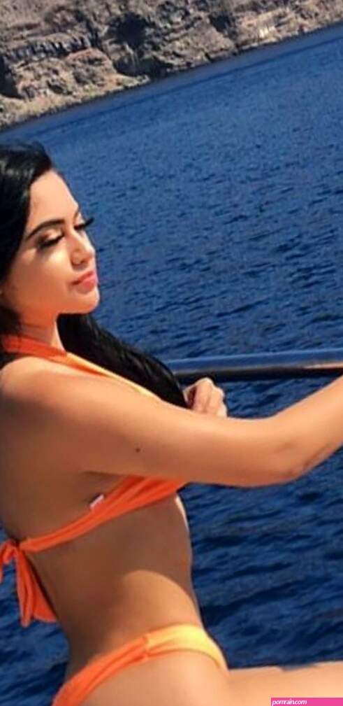 piernas Curvy fit body Beautiful girl face Sexy curves