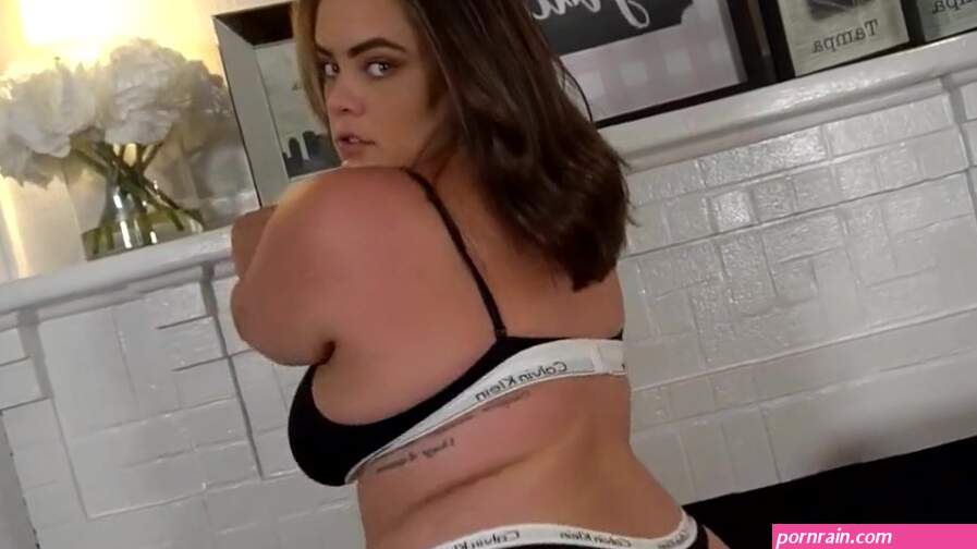 Katie Cumming BBW