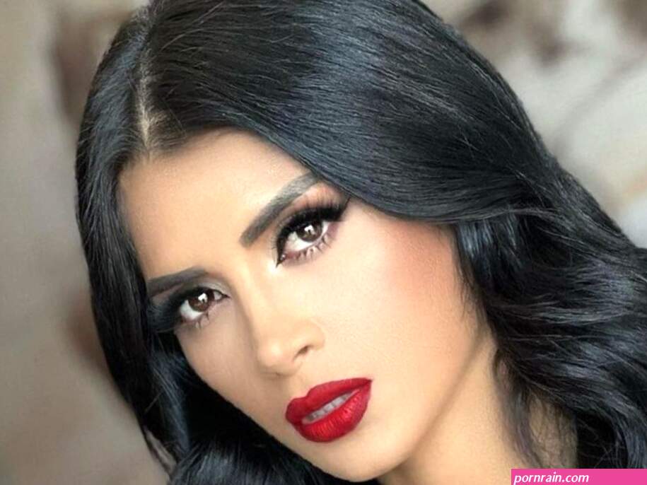 Kimberly Flores crea que era mucho y se llev la propina que Edwin Luna dej al