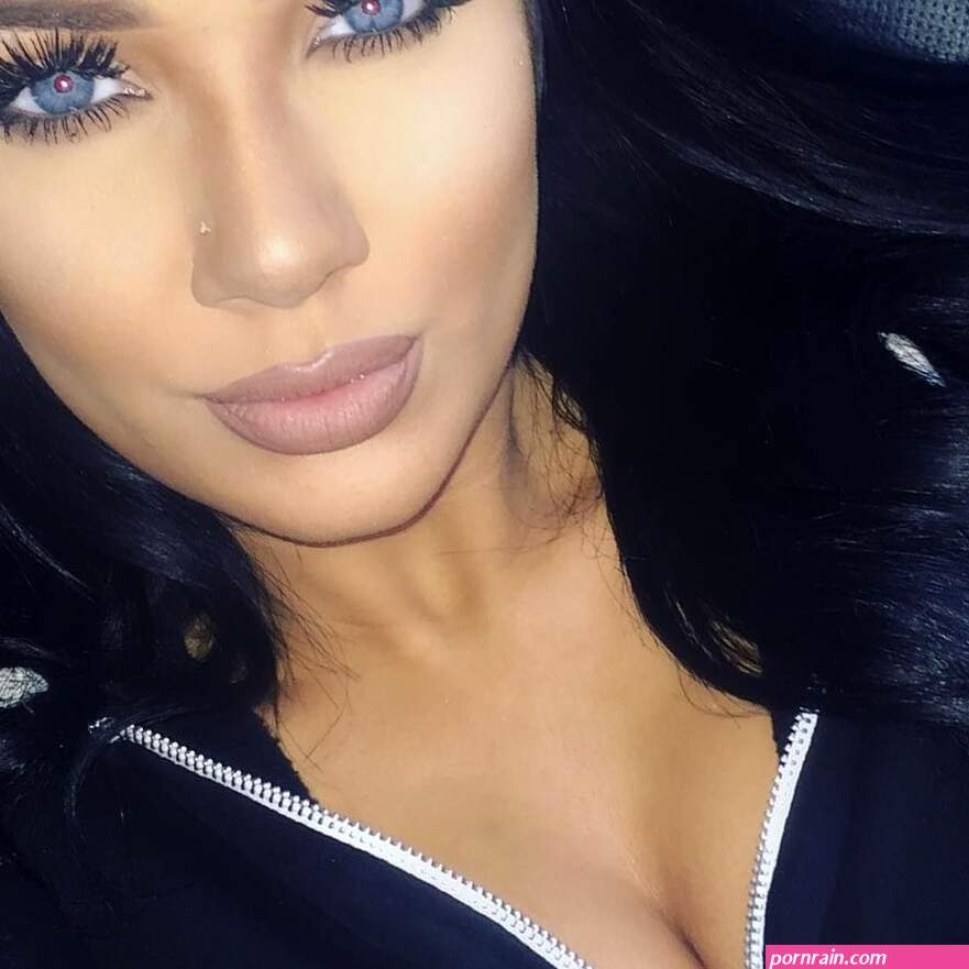 Rachel on Instagram: Perfect eyebrows Blue eye makeup Makeup on fleek