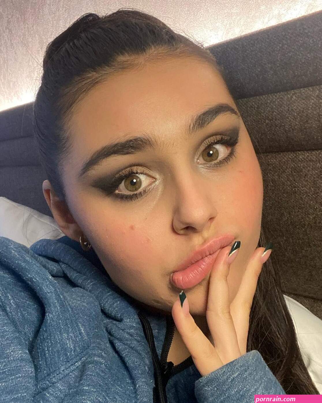 Alessandra Mele Sexy YouTubers Forum