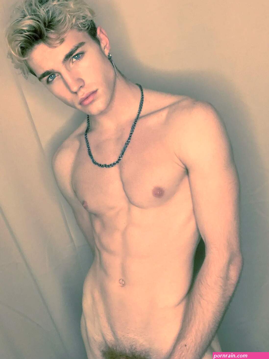 Lo hoffman nude