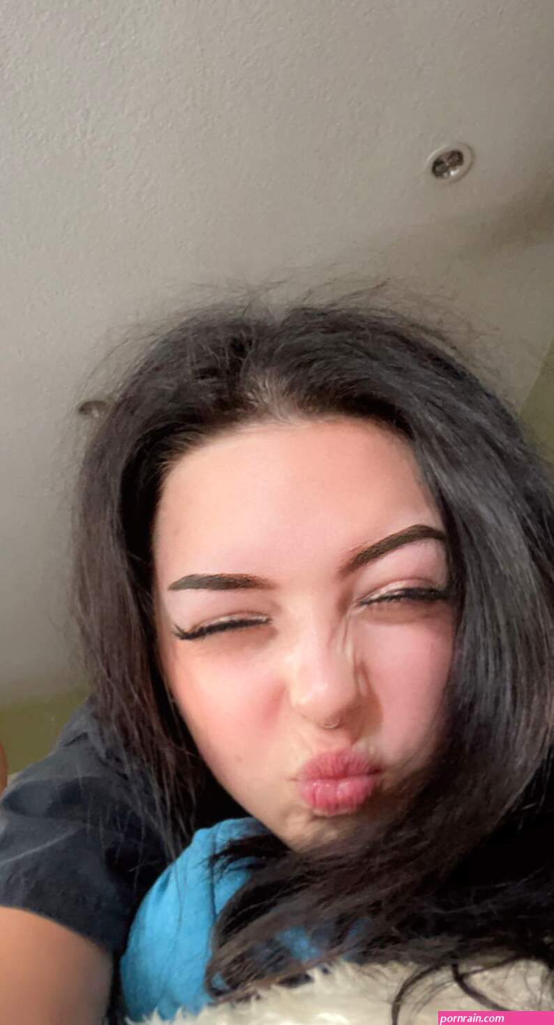 TikTok Lilyilyb Nudes Leaked