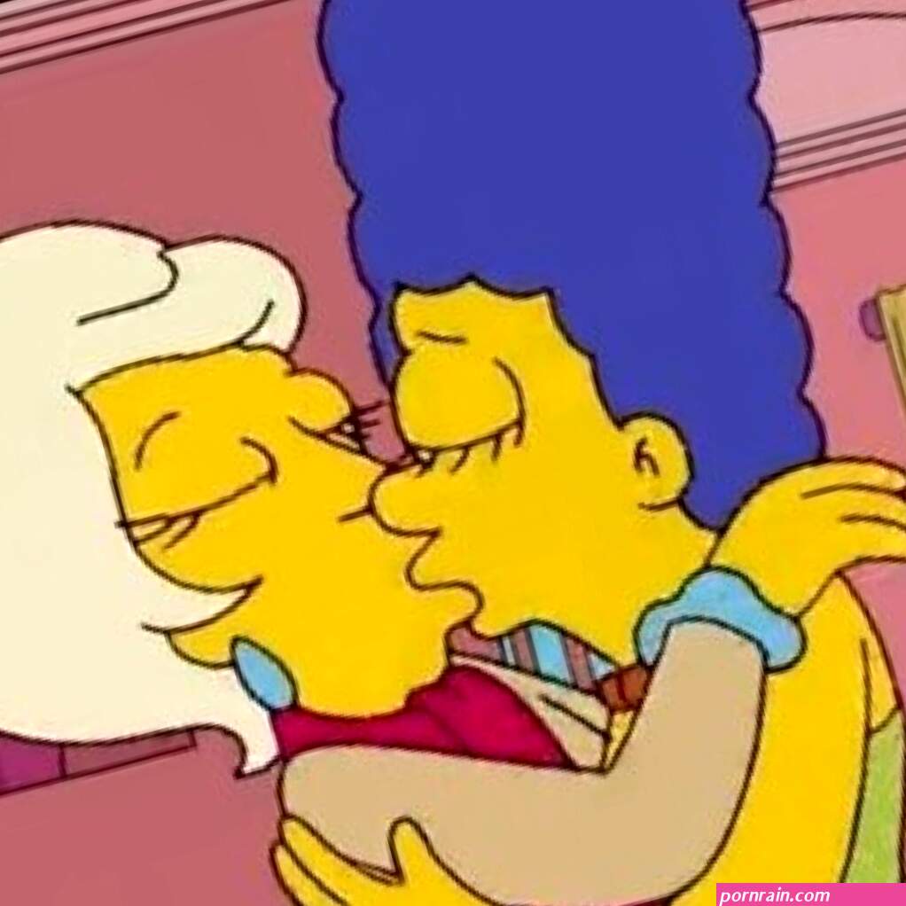 Marge simpson kiss