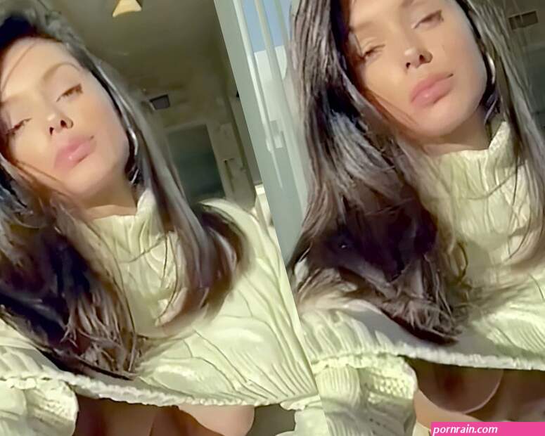 Alyssa Lynch Accidental Nude Tit Slip