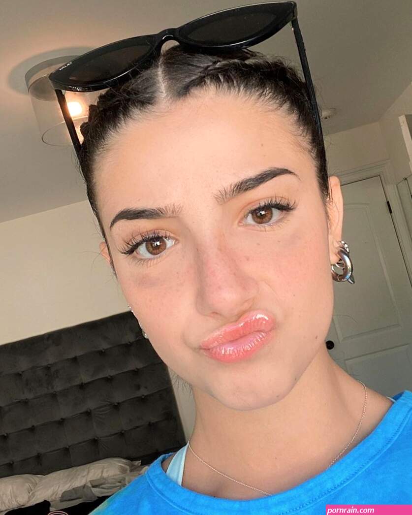 charli damelio on Instagram: Charli d amelio Famous girls Charli damelio