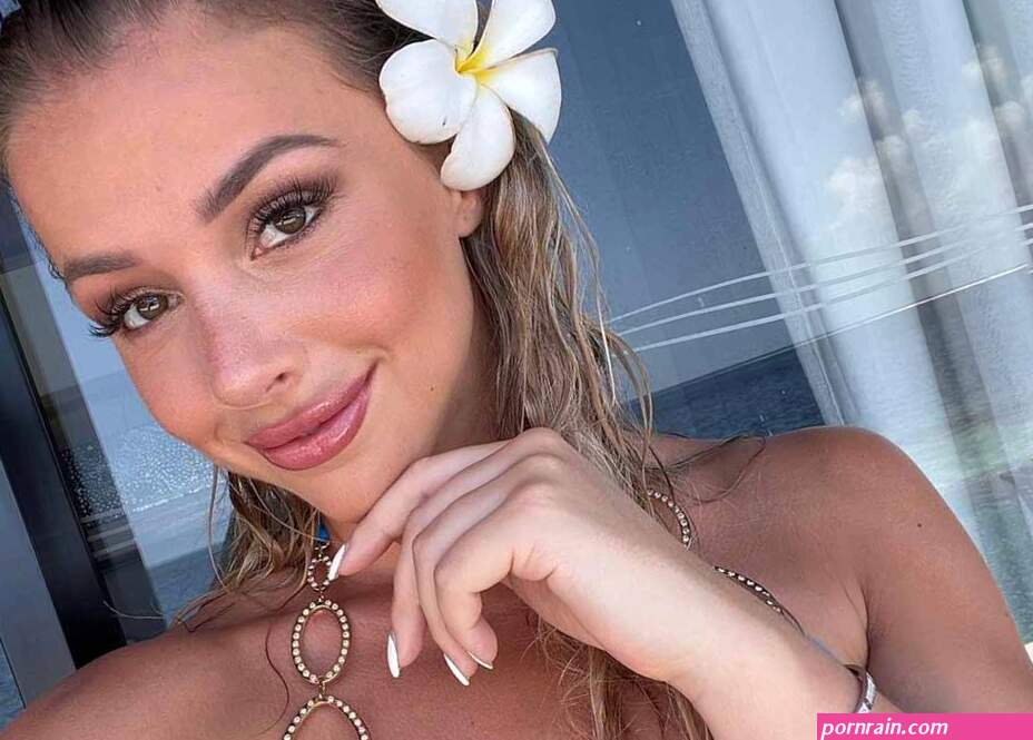 FOTO: Emma Heesters 27 verleidt haar volgers opnieuw met een gewaagde foto