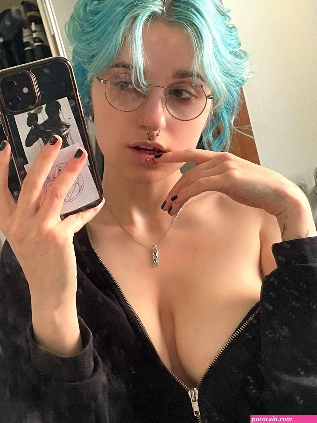 Lyra Crow