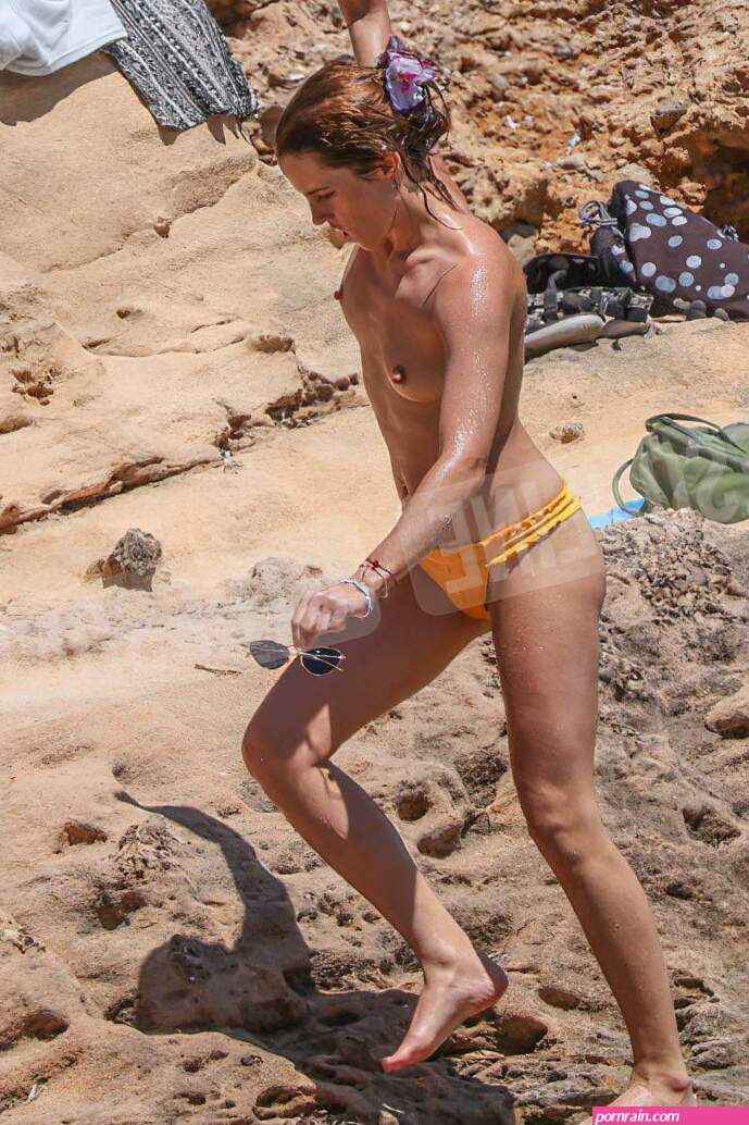Emma Watson Displays Her Nude Tits On the Beach in Ibiza