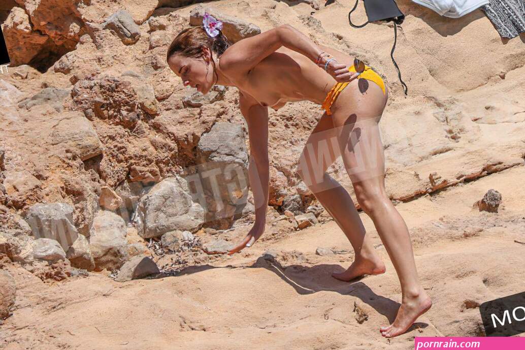 Emma Watson Displays Her Nude Tits On the Beach in Ibiza