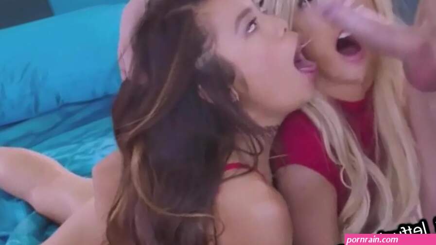 blowjob kenzie reeves and vina sky love to gape together